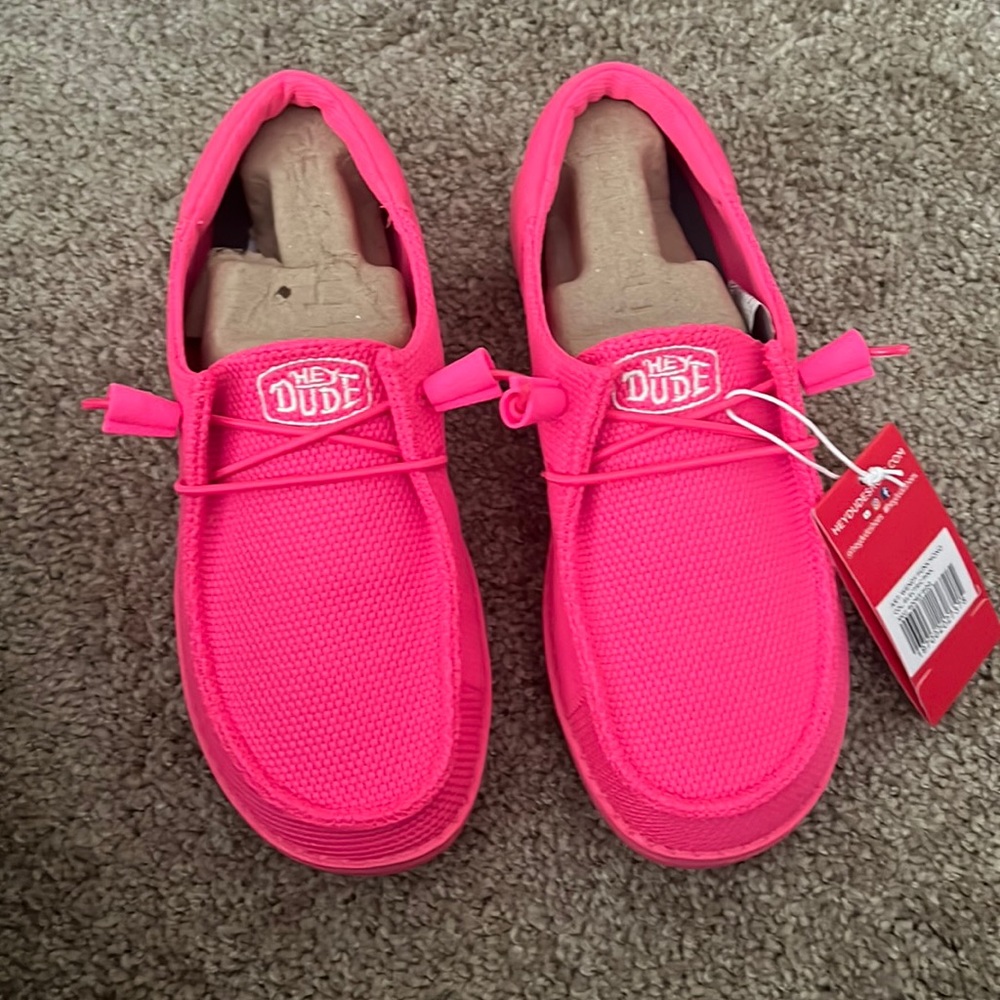 ❌SOLD Hey Dude Electric pink